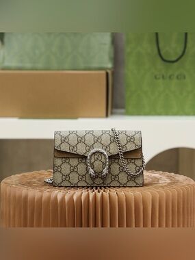 Women's Gucci Mini Bag in Beige and Silver